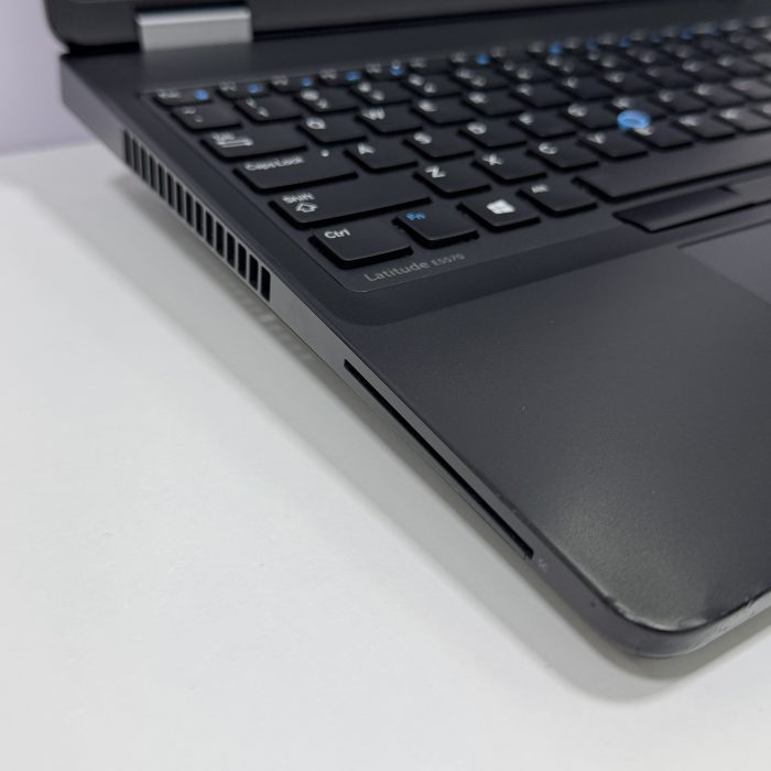 Dell Latitude E5570 - Slika 4